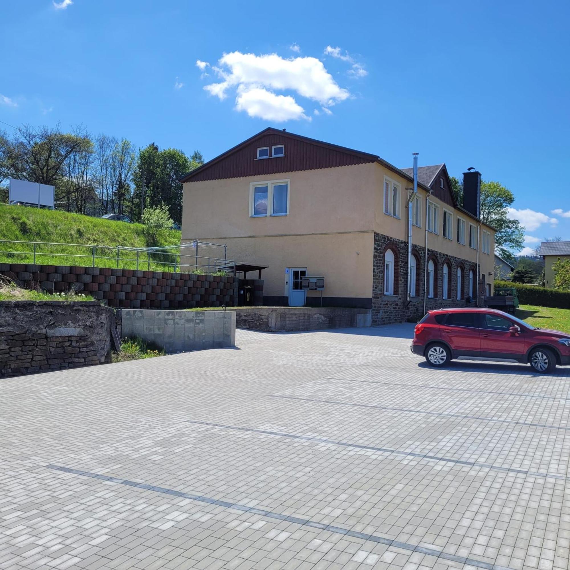 Ferienwohnungen An Der Fichtelbergbahn Cranzahl Exterior photo